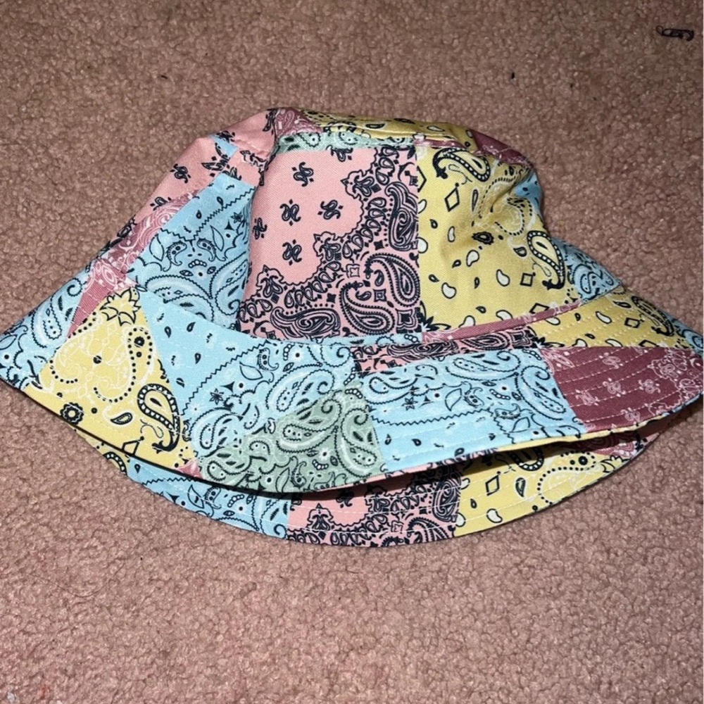 Bucket Hat